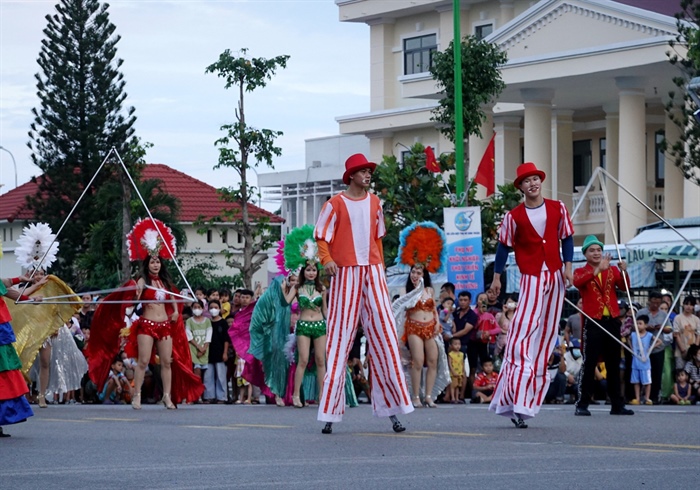 Độc đáo Lễ hội đường phố Sắc màu Bình Thuận - Ảnh 3.