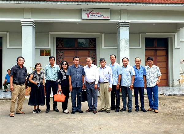 Hội Văn học nghệ thuật Kiên Giang trao đổi kinh nghiệm sáng tác tại Bạc Liêu - Ảnh 1.