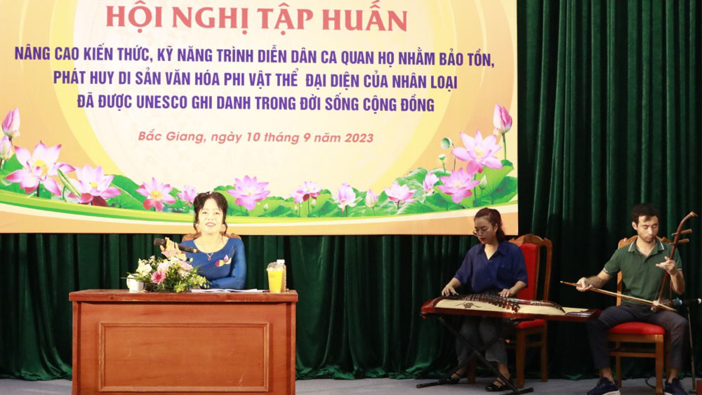 Bắc Giang: Hơn 250 nghệ nhân, hội viên được truyền dạy kỹ năng trình diễn quan họ - Ảnh 2.
