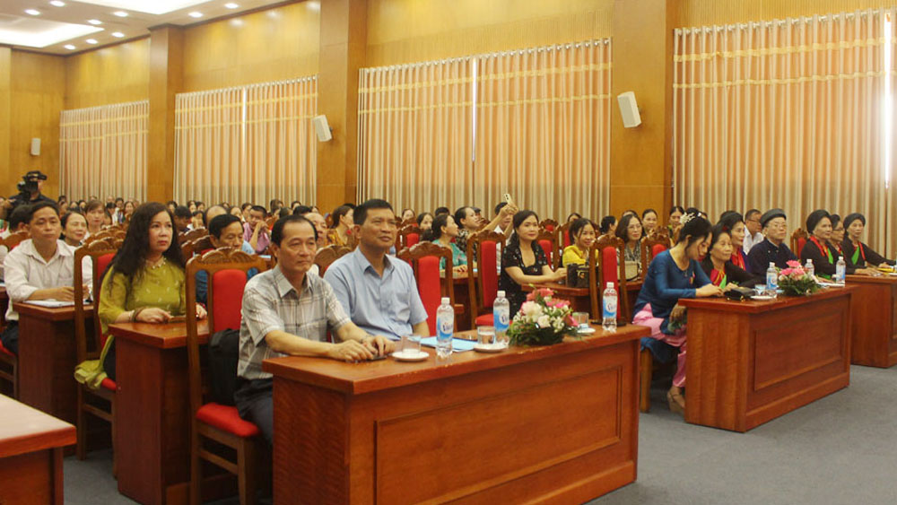 Bắc Giang: Hơn 250 nghệ nhân, hội viên được truyền dạy kỹ năng trình diễn quan họ - Ảnh 3.