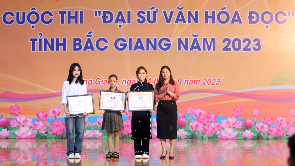 Bắc Giang: 47 tập thể và cá nhân đoạt giải Cuộc thi “Đại sứ văn hóa đọc” - Ảnh 2.
