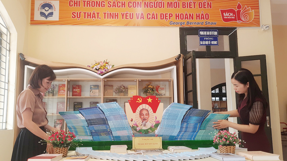 Bắc Giang trưng bày sách, báo, tư liệu, hiện vật về Bác Hồ - Ảnh 1.