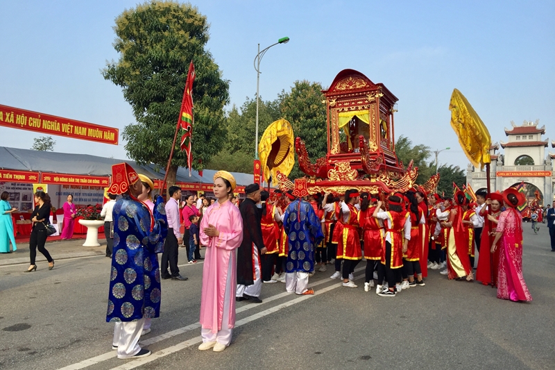 Sở Văn hóa và Thể thao Ninh Bình triển khai “Bộ tiêu chí về môi trường văn hóa trong lễ hội truyền thống” - Ảnh 1.