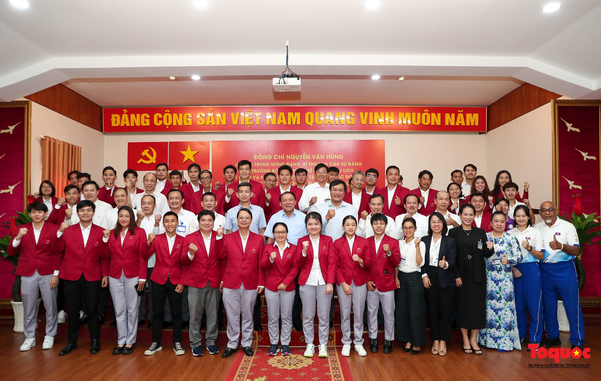 Bộ trưởng Nguyễn Văn Hùng thăm và động viên các đội tuyển tham dự ASIAD 19 tại TPHCM  - Ảnh 14.
