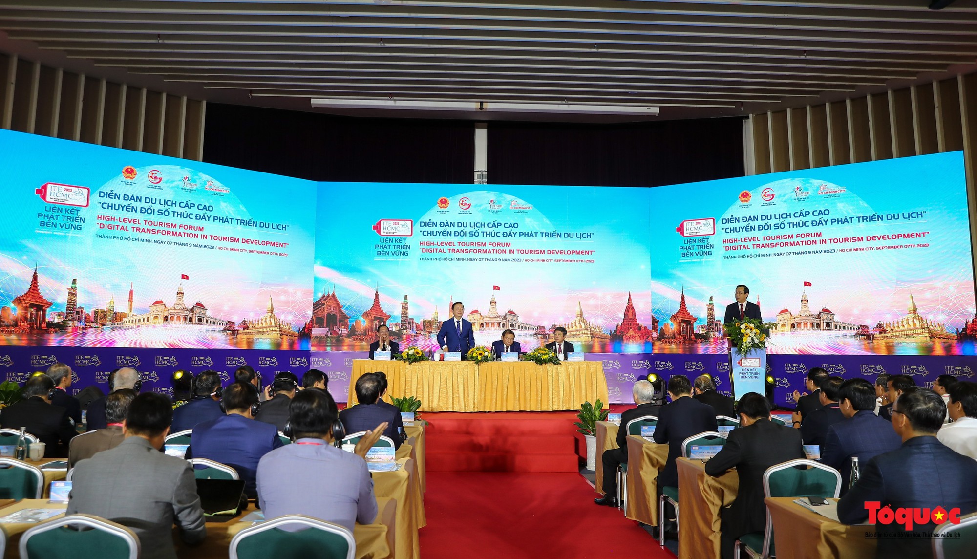 Bộ trưởng Nguyễn Văn Hùng: Du lịch phải là ngành tiên phong chuyển đổi số - Ảnh 2.
