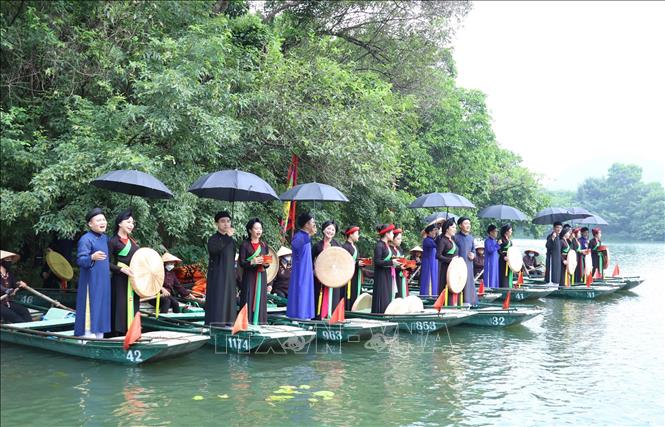 Khai thác tiềm năng du lịch âm nhạc, quảng bá giá trị độc đáo của Cố đô Ninh Bình - Ảnh 3.