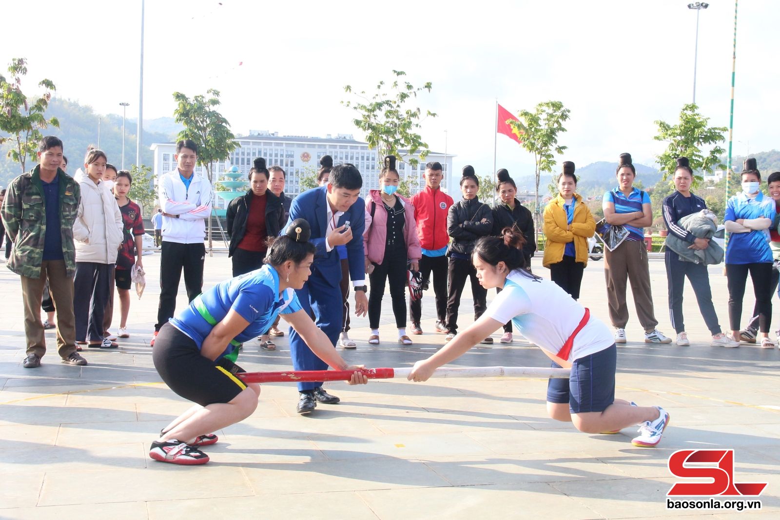 Khai mạc Giải thi các môn thể thao dân tộc mừng Đảng, mừng Xuân tỉnh Sơn La năm 2024 - Ảnh 2.