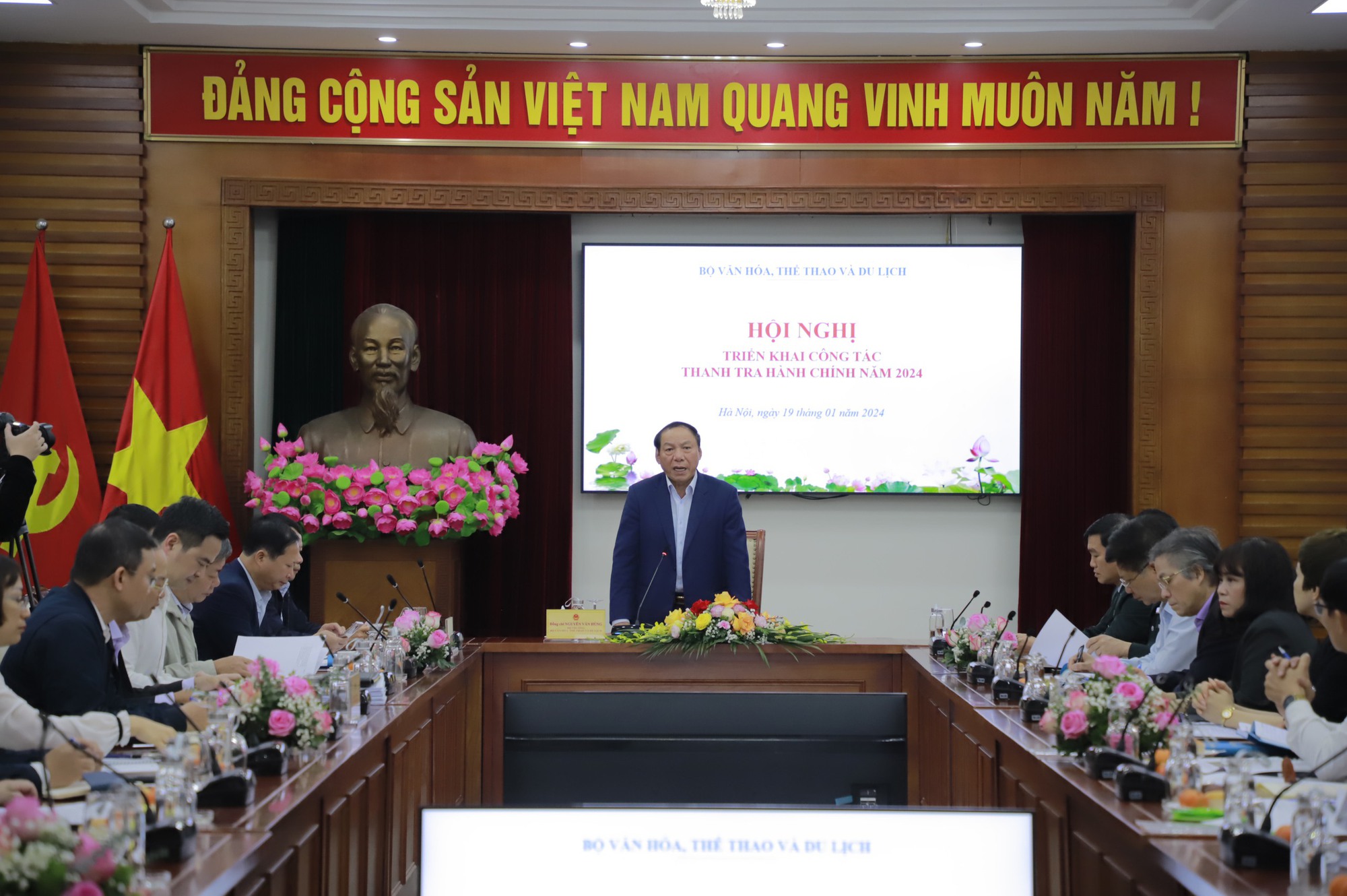 Bộ trưởng Nguyễn Văn Hùng: Làm lãnh đạo là trách nhiệm nặng nề nên phải nghĩ trước, làm nhiều hơn - Ảnh 6.