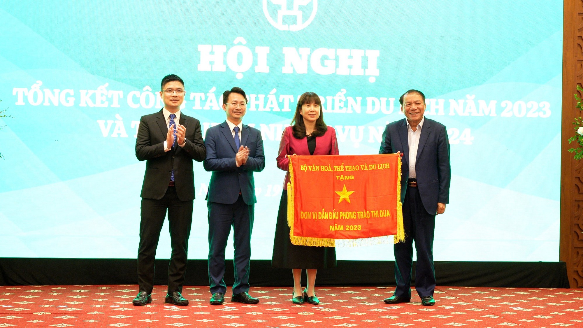 Bộ trưởng Nguyễn Văn Hùng: Hà Nội cần đi tiên phong trong việc chuyển đổi số trong lĩnh vực du lịch - Ảnh 2.