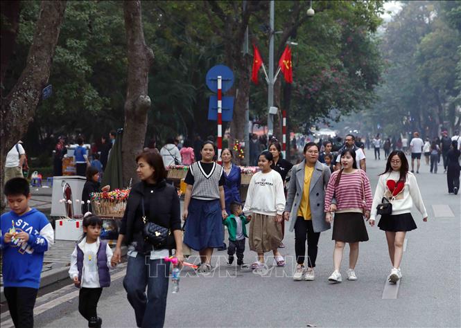 402 nghìn lượt khách du lịch đến Hà Nội dịp nghỉ Tết Dương lịch - Ảnh 2.