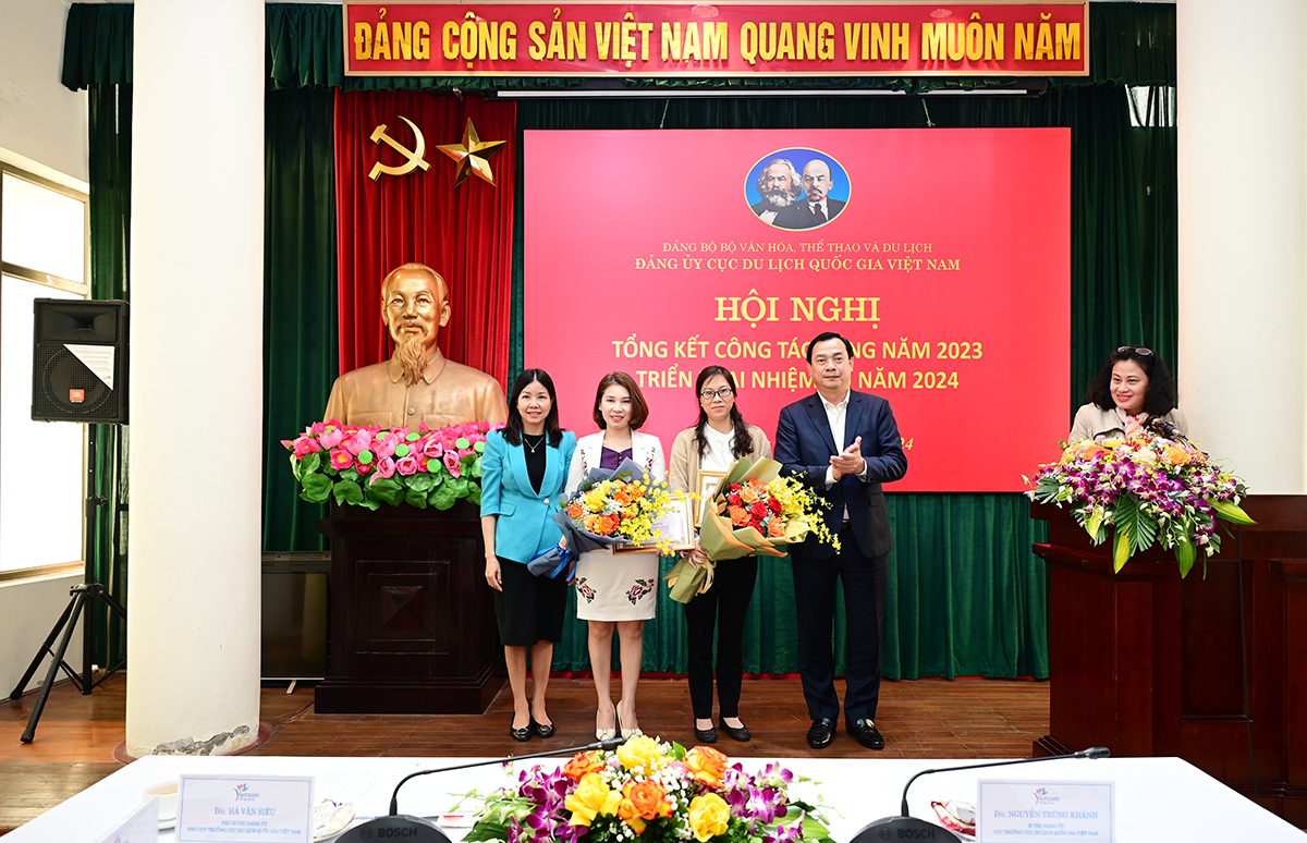 Đảng ủy Cục Du lịch Quốc gia Việt Nam tổ chức Hội nghị tổng kết công tác Đảng năm 2023, triển khai nhiệm vụ năm 2024 - Ảnh 7.