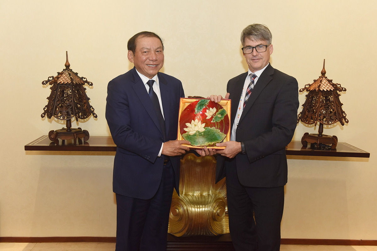 Bộ trưởng Nguyễn Văn Hùng làm việc với US-ABC, thúc đẩy hợp tác, phát triển du lịch Việt Nam - Ảnh 3.