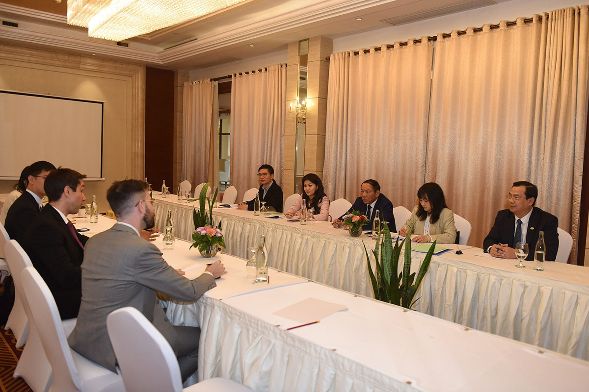 Bộ trưởng Nguyễn Văn Hùng làm việc với Giám đốc điều hành Agoda, thúc đẩy phát triển du lịch Việt Nam nhanh và mạnh mẽ hơn - Ảnh 2.