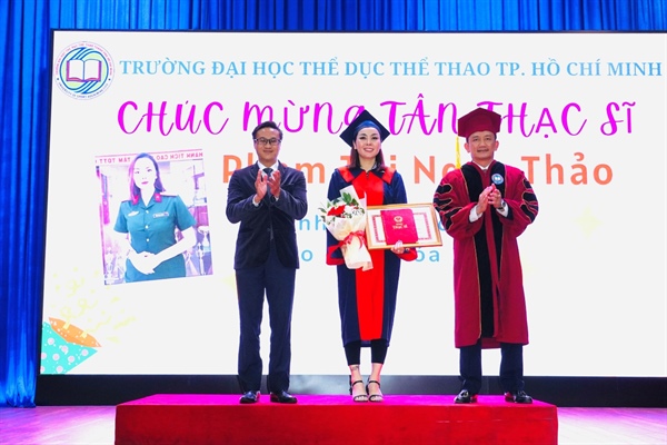 Trường Đại học TDTT TP.HCM tổ chức Lễ tốt nghiệp và trao bằng thạc sĩ và cử nhân - Ảnh 2.