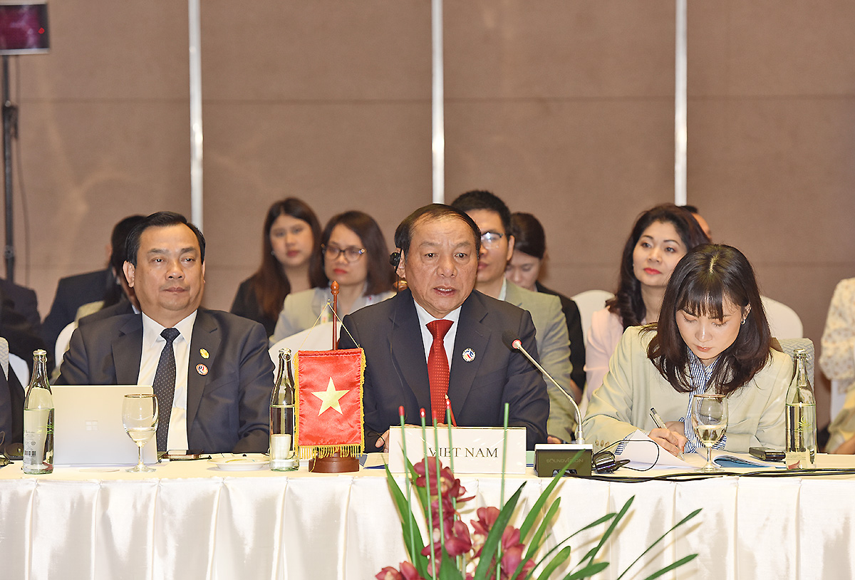 Bộ trưởng Nguyễn Văn Hùng tham dự Hội nghị Bộ trưởng Du lịch ASEAN 3  - Ảnh 1.