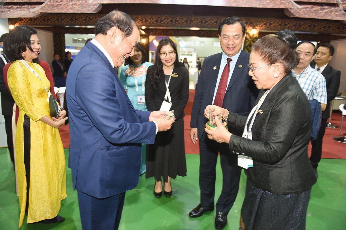 Bộ trưởng Nguyễn Văn Hùng đề nghị Trung tâm ASEAN-Nhật Bản hỗ trợ các hoạt động xúc tiến văn hóa - du lịch - Ảnh 3.