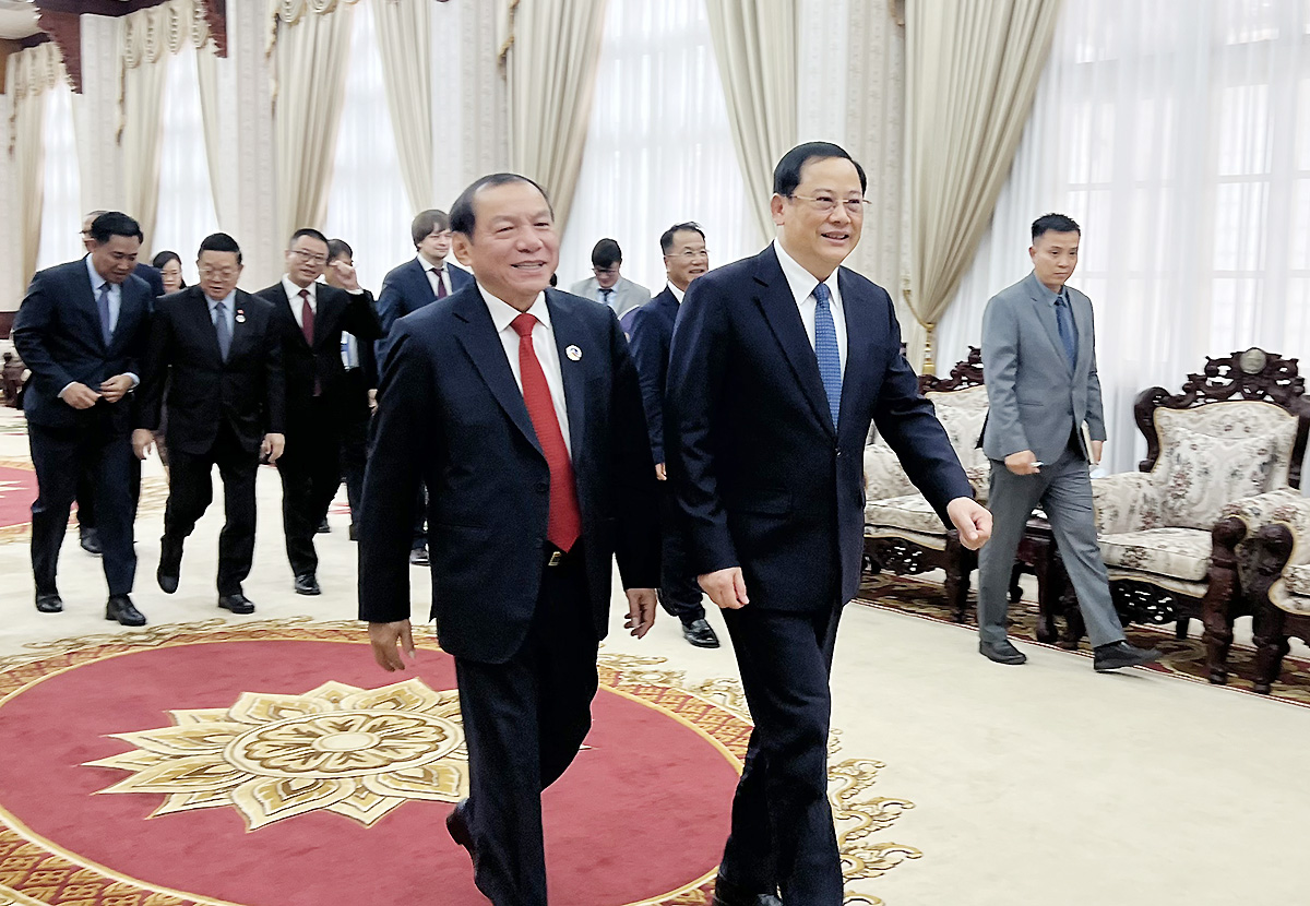 Thủ tướng Lào tiếp xã giao các Bộ trưởng Du lịch ASEAN dự ATF 2024 - Ảnh 1.