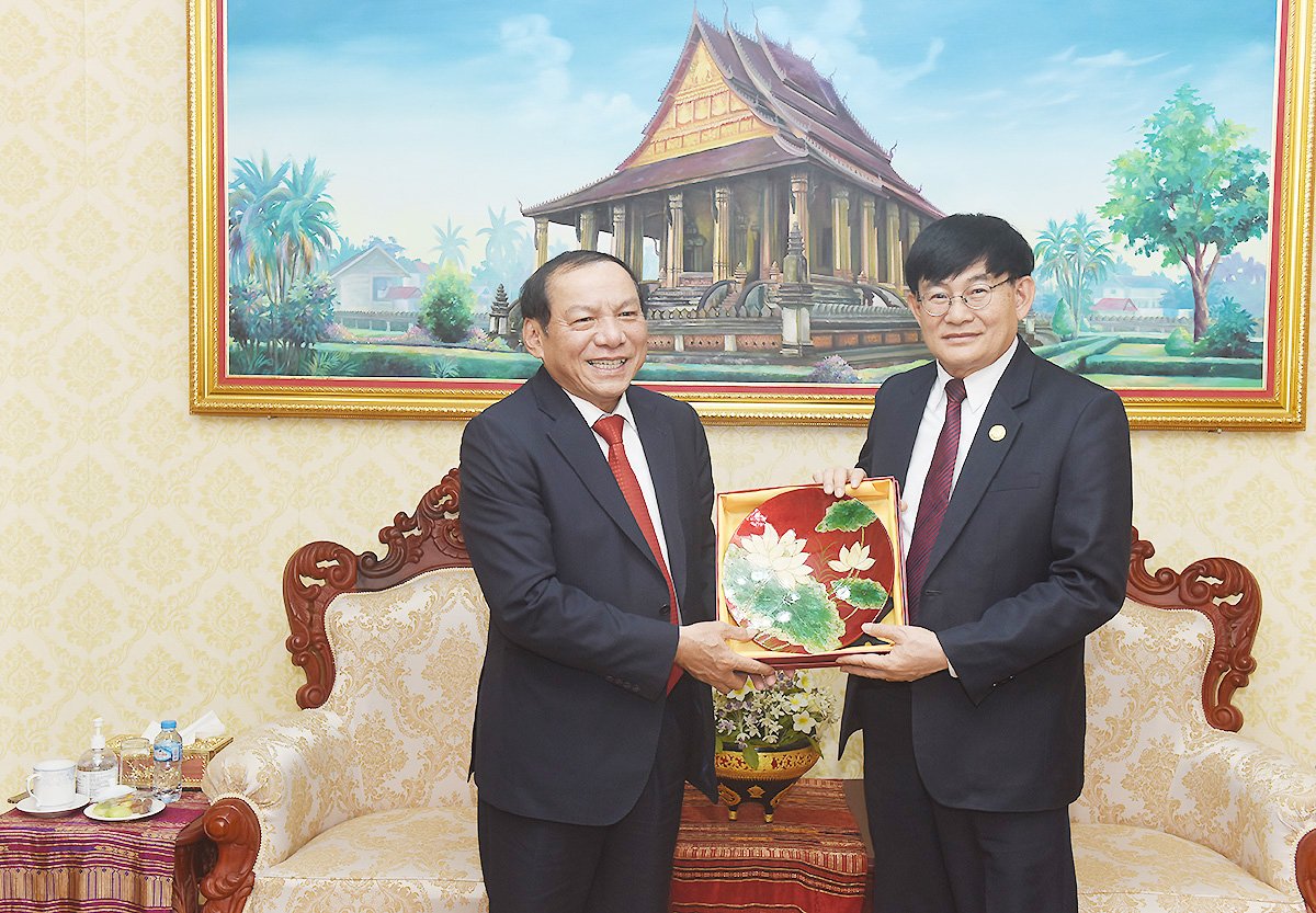 Việt Nam sẵn sàng chia sẻ kinh nghiệm, hỗ trợ Lào phát triển thể thao - Ảnh 2.