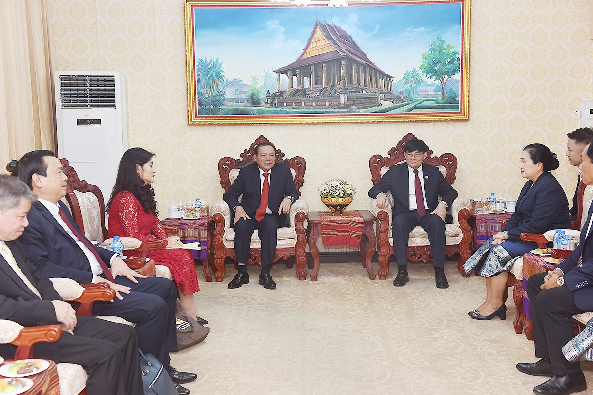 Việt Nam sẵn sàng chia sẻ kinh nghiệm, hỗ trợ Lào phát triển thể thao - Ảnh 1.