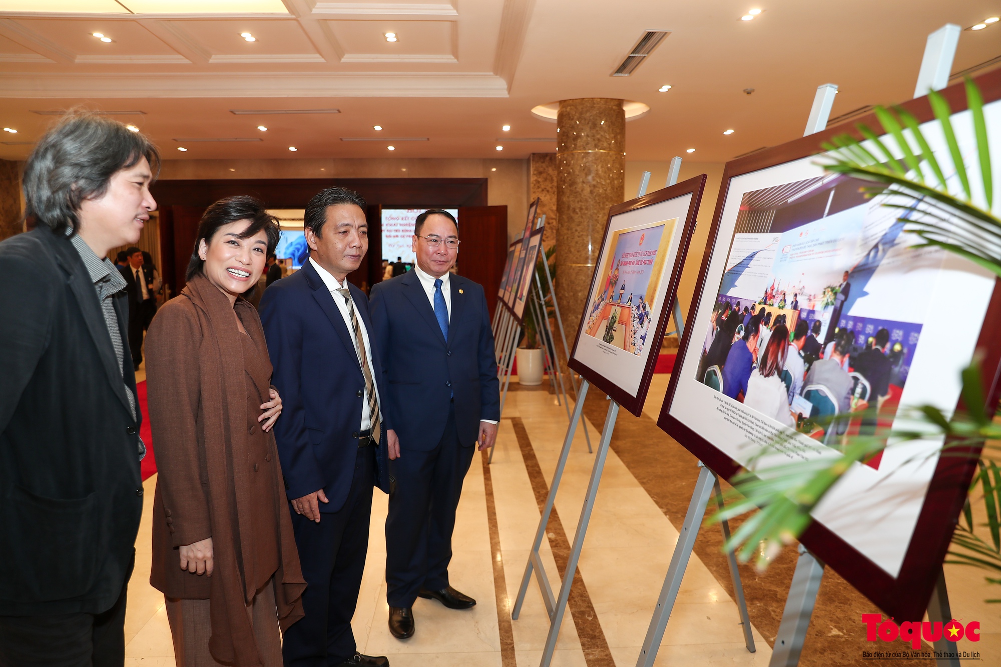 Khai mạc triển lãm ảnh Hội nghị tổng kết năm 2023 Bộ Văn hoá, Thể thao và Du lịch - Ảnh 8.