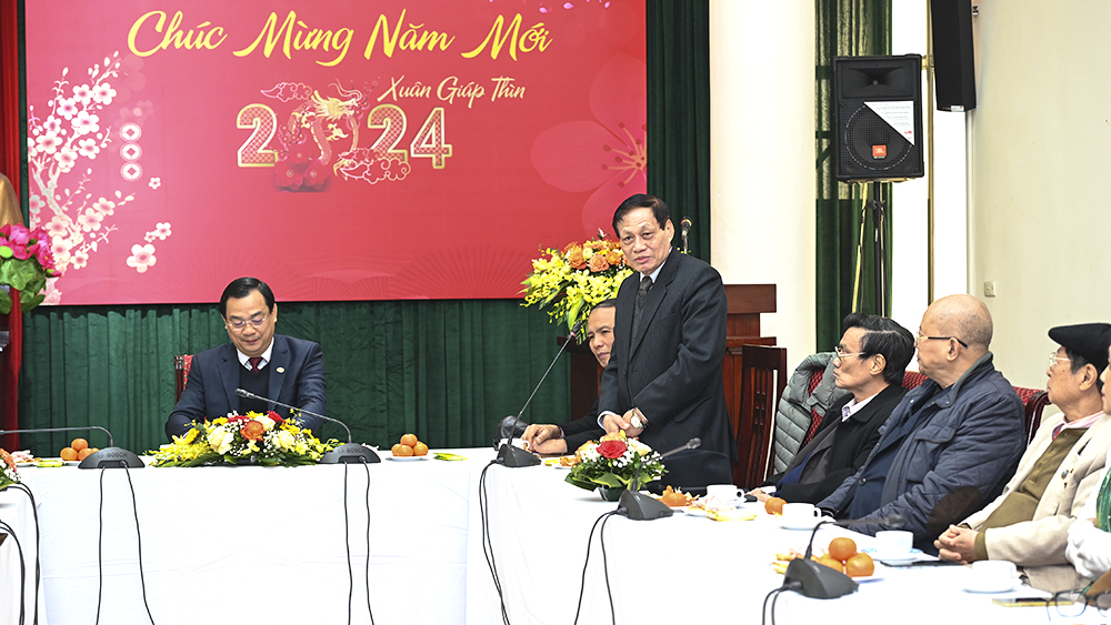 Cục Du lịch Quốc gia Việt Nam gặp mặt cán bộ hưu trí nhân dịp Tết Giáp Thìn 2024 - Ảnh 3.