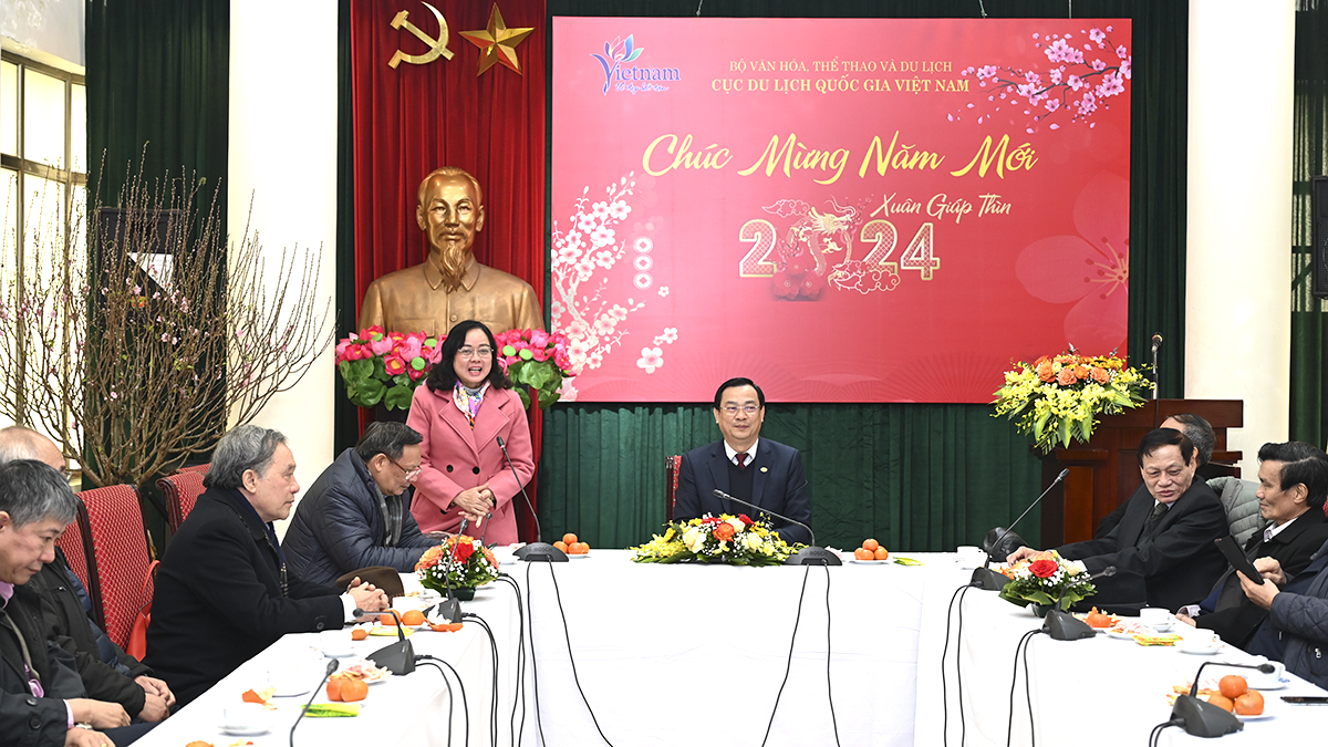 Cục Du lịch Quốc gia Việt Nam gặp mặt cán bộ hưu trí nhân dịp Tết Giáp Thìn 2024 - Ảnh 5.