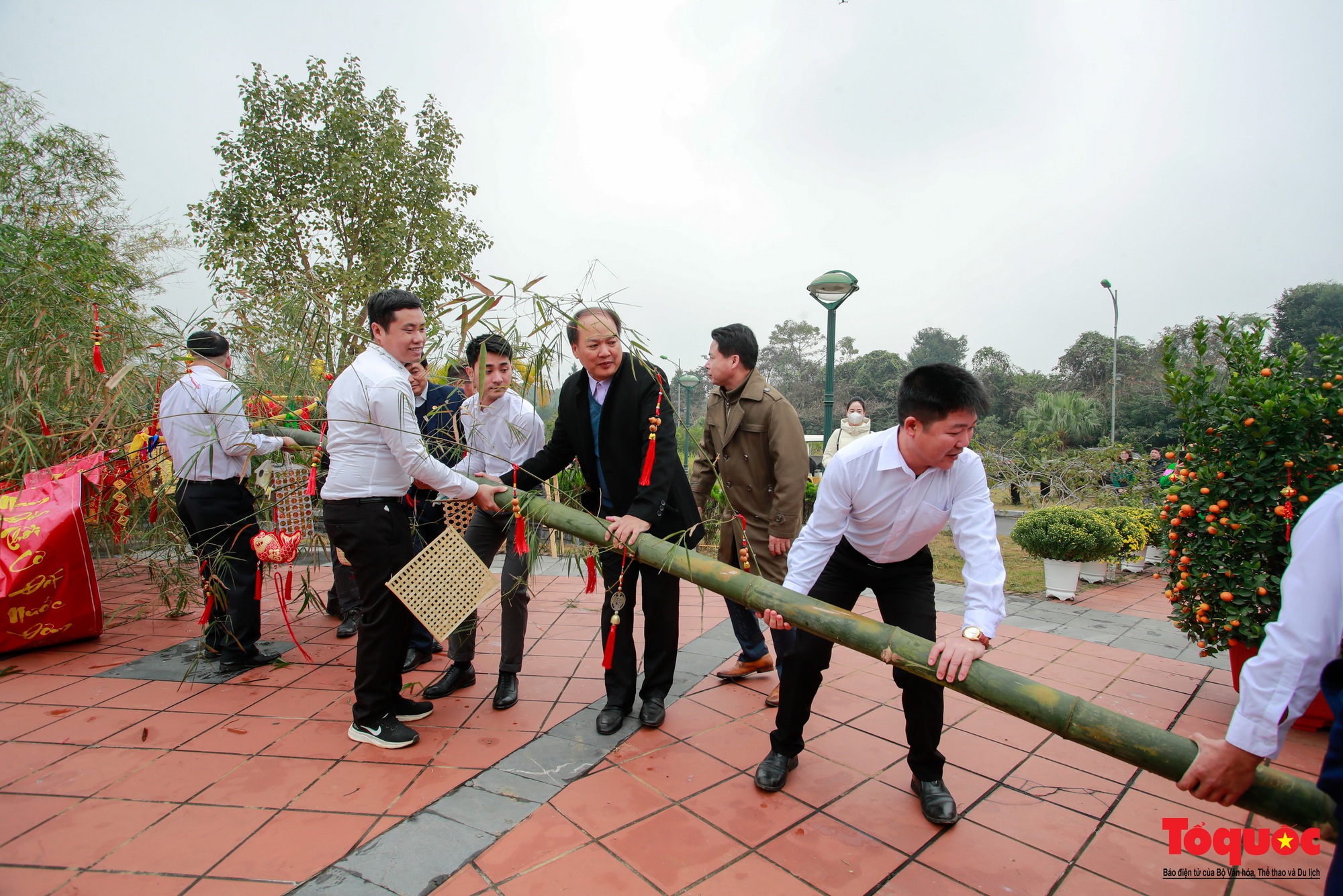 Lễ dựng cây nêu đón Tết Xuân Giáp Thìn tại Làng Văn hóa-Du lịch - Ảnh 6.