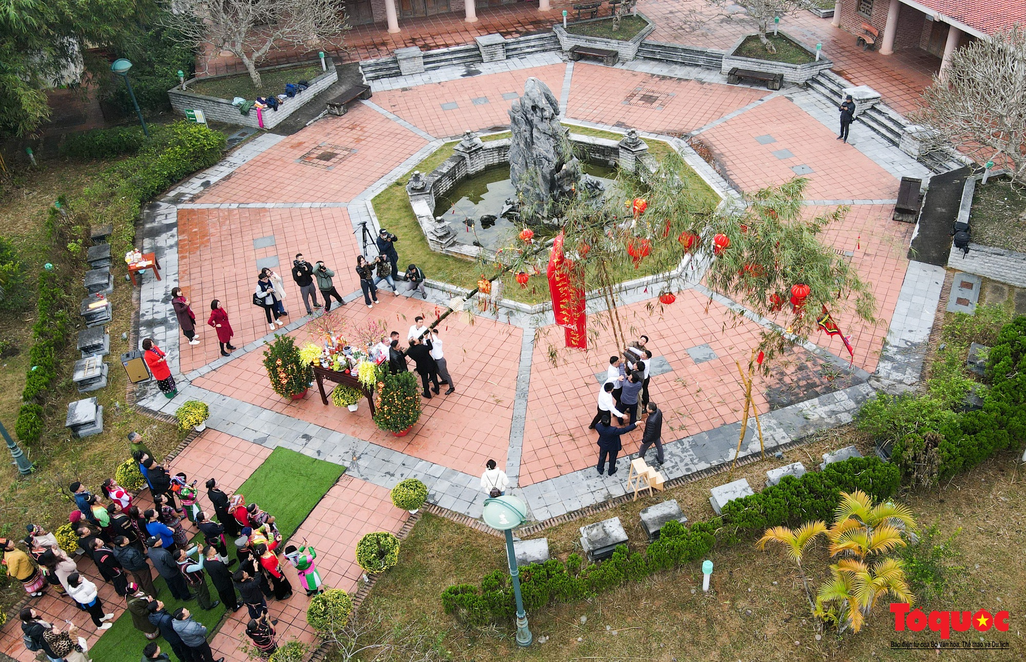 Lễ dựng cây nêu đón Tết Xuân Giáp Thìn tại Làng Văn hóa-Du lịch - Ảnh 5.