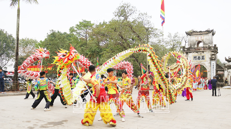 Nam Định: Chuyển biến tích cực trong công tác quản lý và tổ chức lễ hội mùa xuân - Ảnh 1.