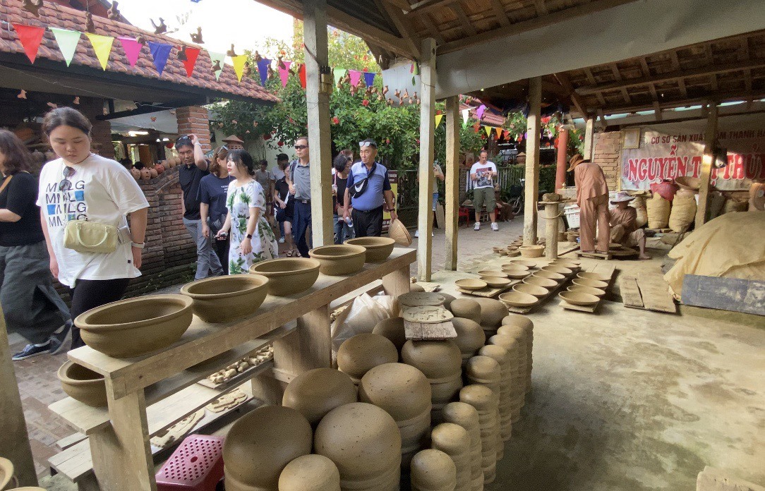 Quảng Nam: Hiệu quả mô hình du lịch làng gốm Thanh Hà - Ảnh 3.