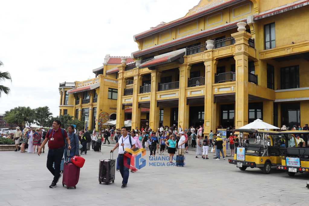 Quảng Ninh: Phát triển đa dạng thị trường khách du lịch - Ảnh 1.