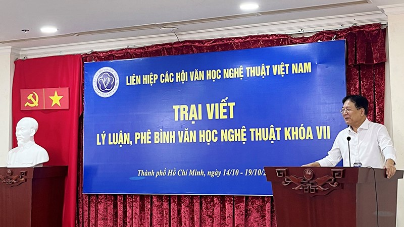 Khai mạc trại viết Lý luận, phê bình văn học-nghệ thuật phía Nam - Ảnh 1.