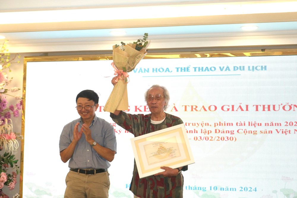 Trao giải Cuộc thi sáng tác kịch bản phim truyện, phim tài liệu về 100 năm Ngày thành lập Đảng - Ảnh 5.