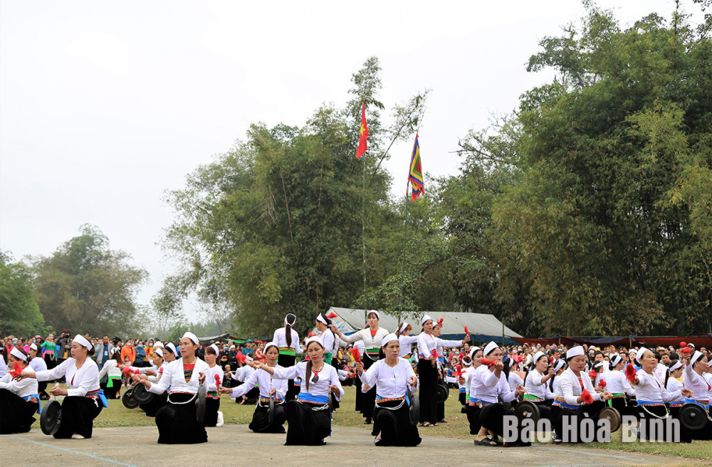 Hòa Bình: Đa dạng hoạt động bảo tồn, phát huy giá trị di sản văn hoá các dân tộc thiểu số gắn với phát triển du lịch - Ảnh 1.