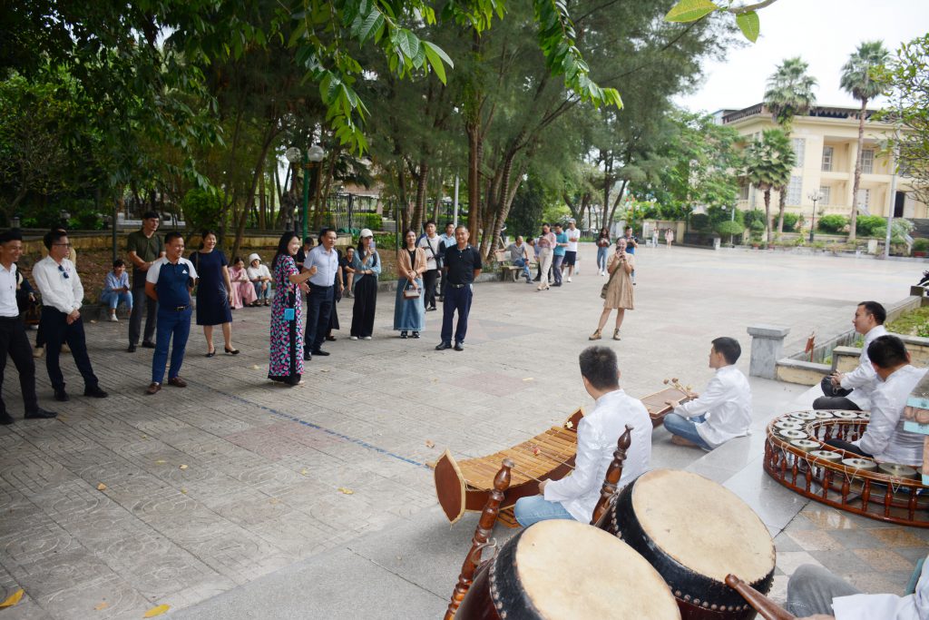 Chương trình Famtrip chuyên đề “Giáo dục lịch sử, truyền thống cách mạng, trải nghiệm văn hoá và kỹ năng cho học sinh” tại Bảo tàng Văn hoá các dân tộc Việt Nam - Ảnh 9.