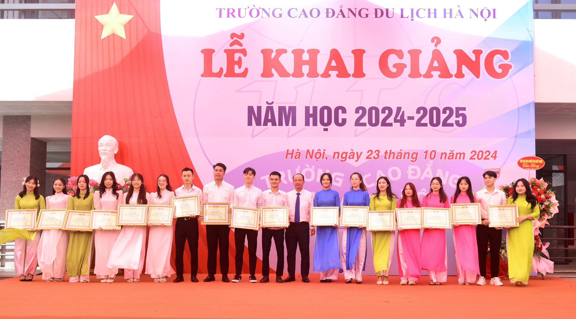 Trường Cao đẳng Du lịch Hà Nội khai giảng năm học mới - Ảnh 5.