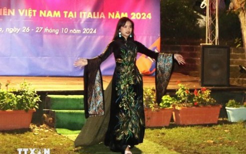 Festival sinh viên “Tôn vinh tiếng Việt, văn hóa Việt” tại Italy