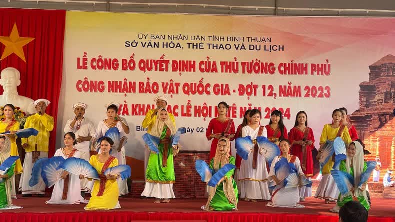 Bình Thuận công bố bảo vật quốc gia Linga - Ảnh 1.