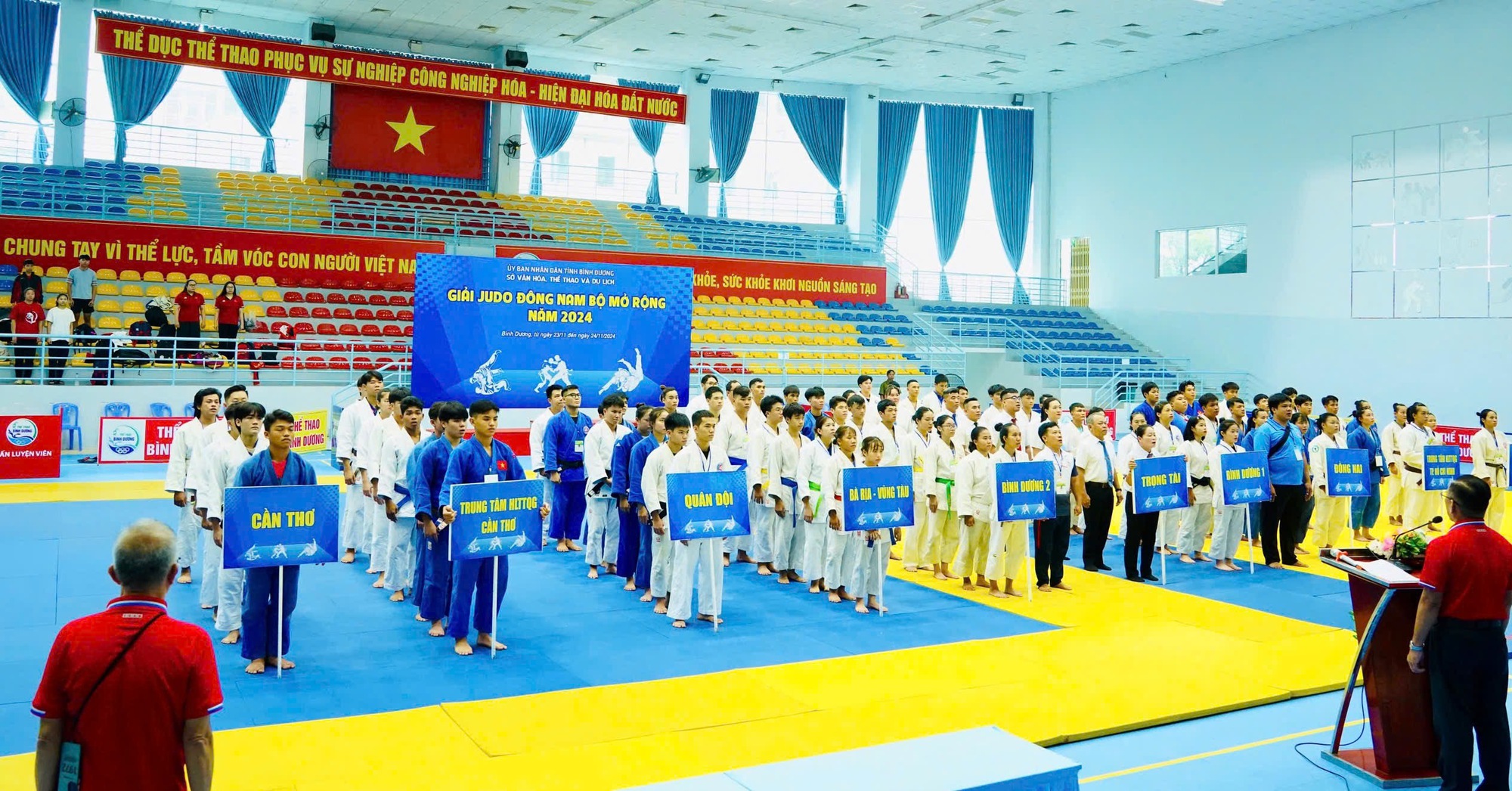 Sôi động Lễ khai mạc Giải Judo Đông Nam bộ mở rộng năm 2024 - Ảnh 1.