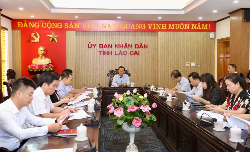 Lào Cai: Thống nhất kế hoạch tham gia Hội chợ Kinh tế Thương mại và Du lịch biên giới Trung - Việt (Hồng Hà) năm 2024 - Ảnh 1.