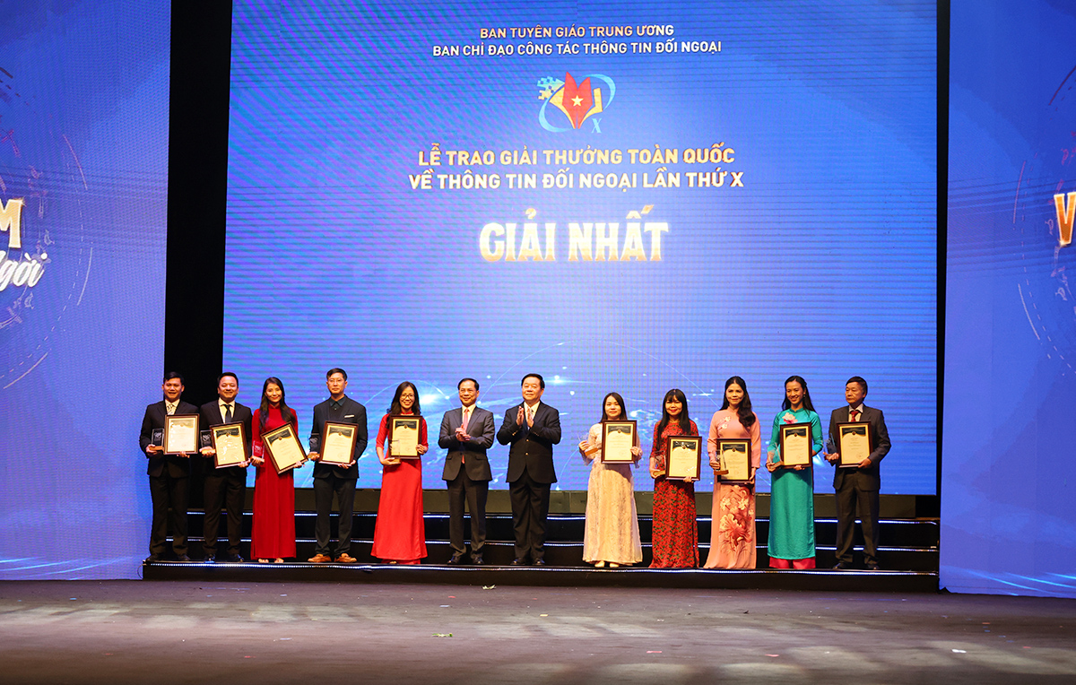 Video clip “Nha Trang - Khanh Hoa: Touching your heart!” vinh dự nhận Giải Ba - Giải thưởng toàn quốc về Thông tin đối ngoại lần thứ X - Ảnh 3.