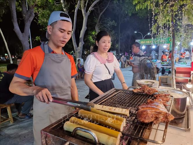 Ninh Thuận: Thúc đẩy phát triển kinh tế ban đêm để thu hút khách du lịch - Ảnh 3.