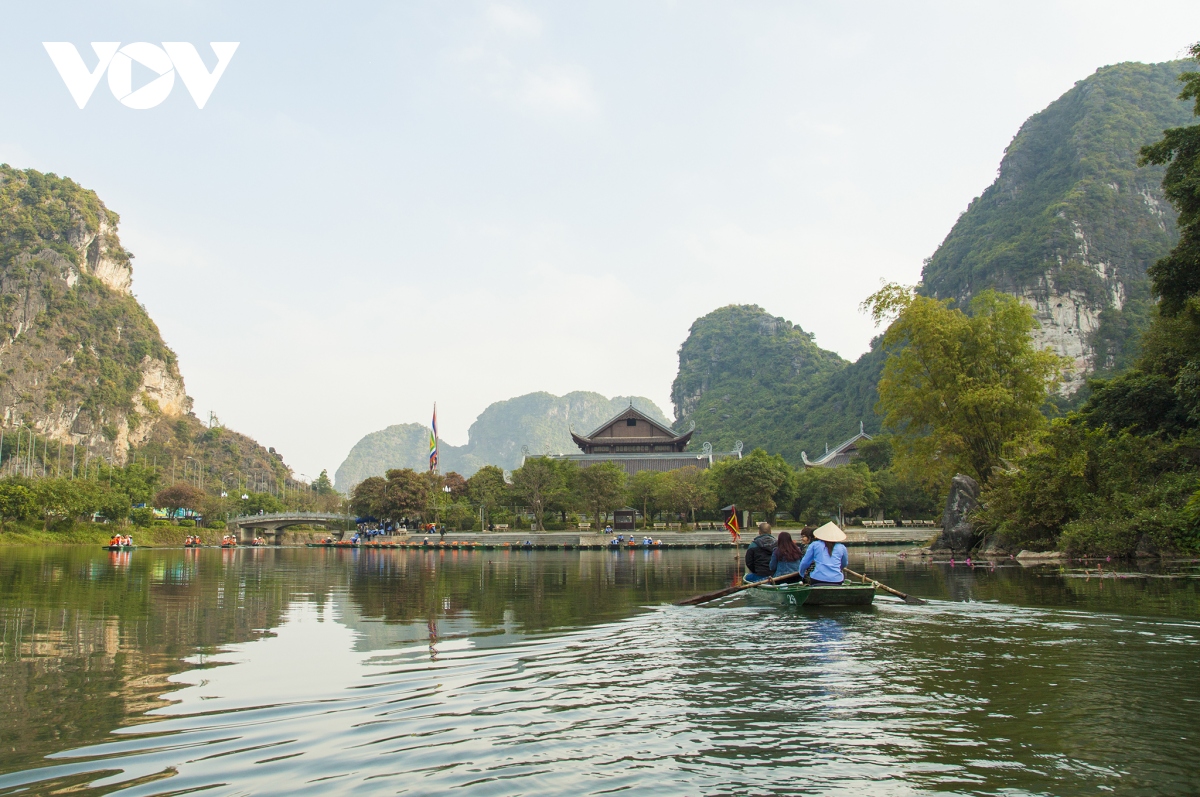Chìa khóa để du lịch Ninh Bình phát triển bền vững, níu chân du khách - Ảnh 2.
