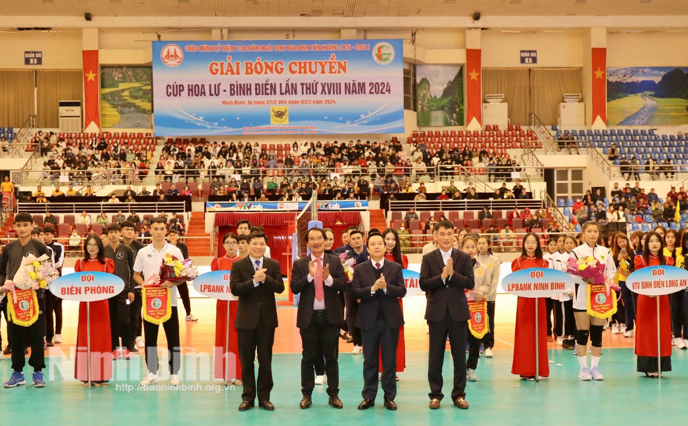 Ninh Bình: Khai mạc Giải bóng chuyền Cúp Hoa Lư - Bình Điền năm 2024 - Ảnh 1.