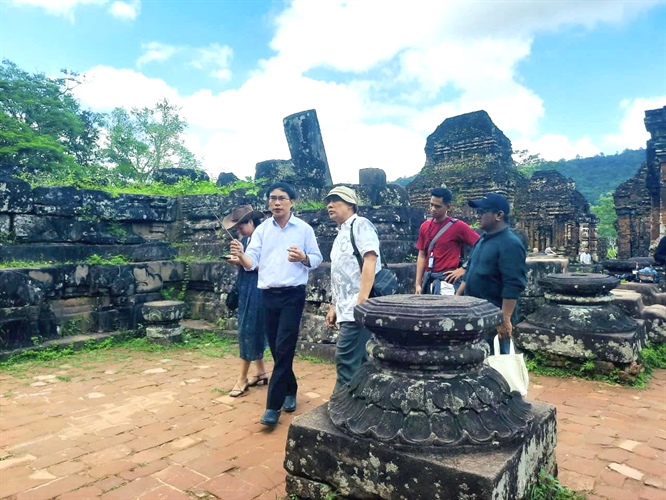 Đoàn trưởng làng Indonesia trao đổi kinh nghiệm bảo tồn di sản văn hóa tại Quảng Nam - Ảnh 2.