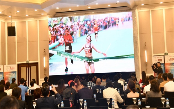 Phú Yên chào đón gần 12.000 chân chạy đến với Tiền Phong Marathon 2024 - Ảnh 2.