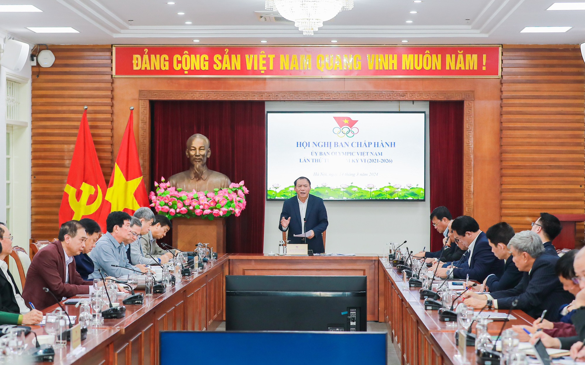 Bộ trưởng Nguyễn Văn Hùng: Tiếp tục cải tiến hoạt động của Ủy ban Olympic Việt Nam