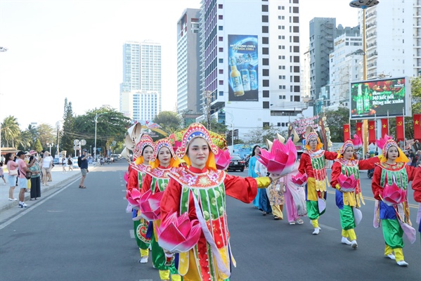 Khánh Hòa đưa Lễ hội Cầu ngư và Bài Chòi đến gần hơn với du khách - Ảnh 2.