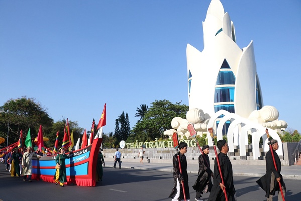 Khánh Hòa đưa Lễ hội Cầu ngư và Bài Chòi đến gần hơn với du khách - Ảnh 3.