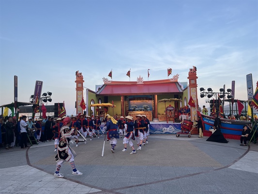 Khánh Hòa đưa Lễ hội Cầu ngư và Bài Chòi đến gần hơn với du khách - Ảnh 4.